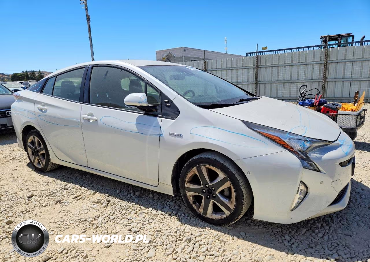 2017 Toyota Prius Three Touring VIN:JTDKARFU0H3048631 - 4