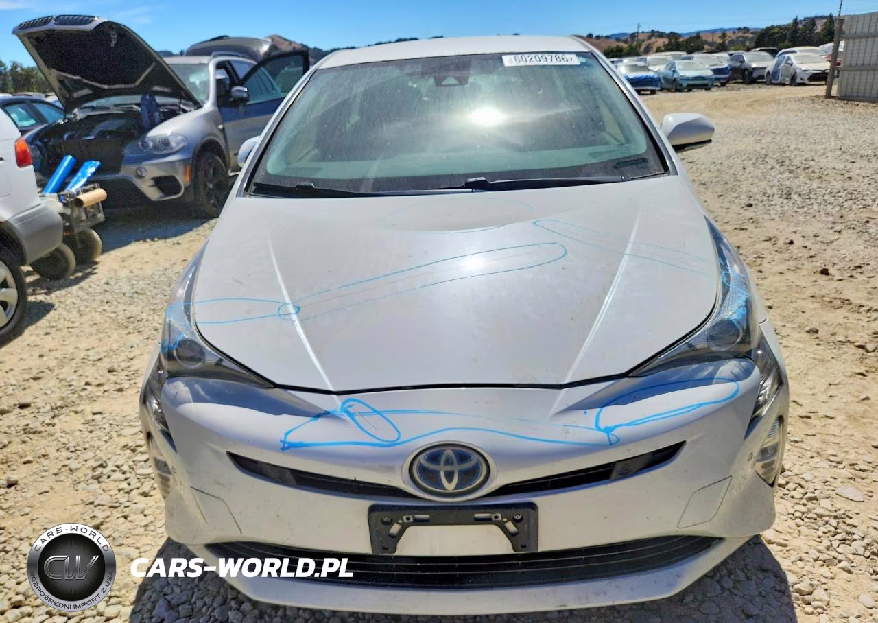 2017 Toyota Prius Three Touring VIN:JTDKARFU0H3048631 - 5