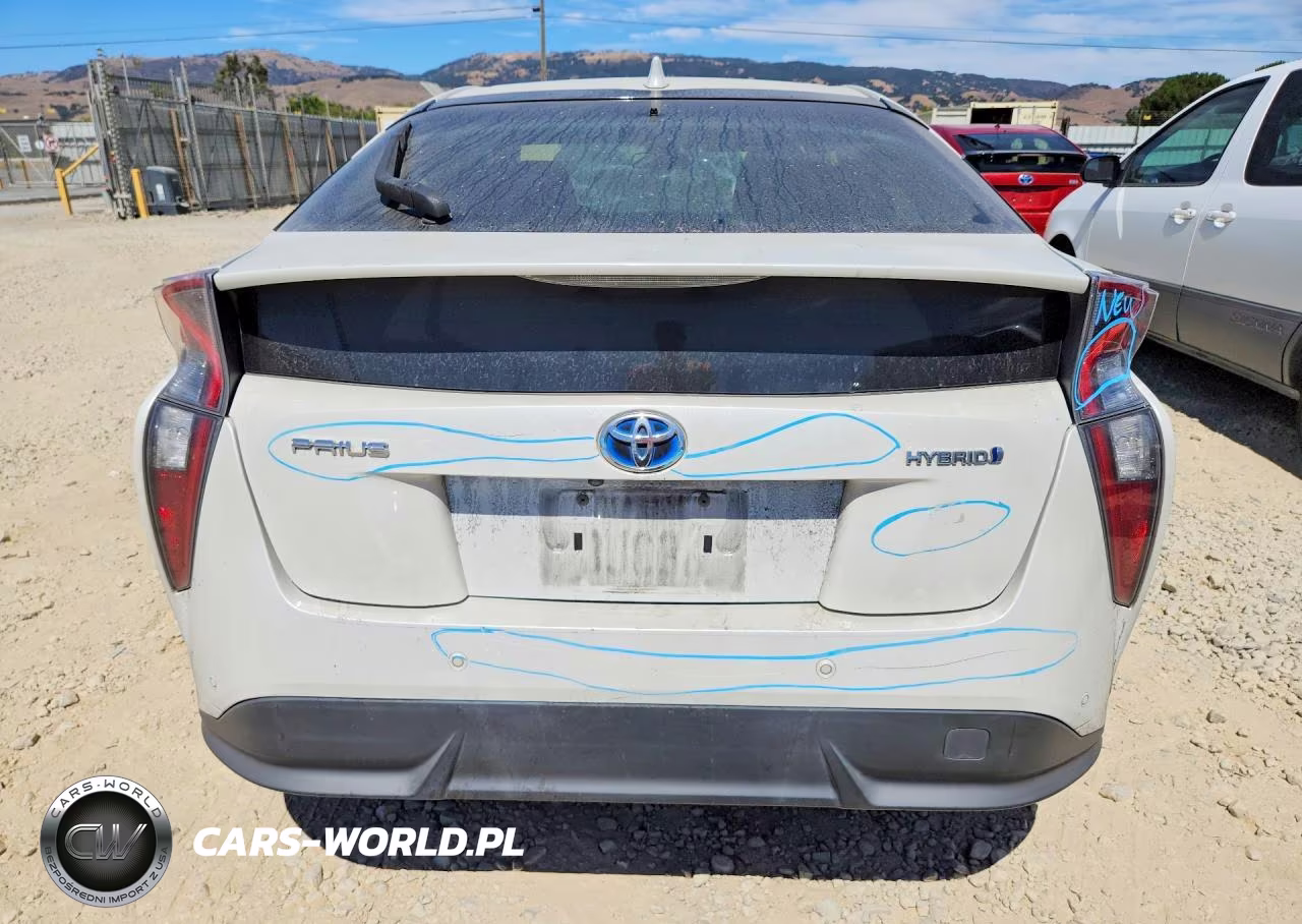 2017 Toyota Prius Three Touring VIN:JTDKARFU0H3048631 - 6