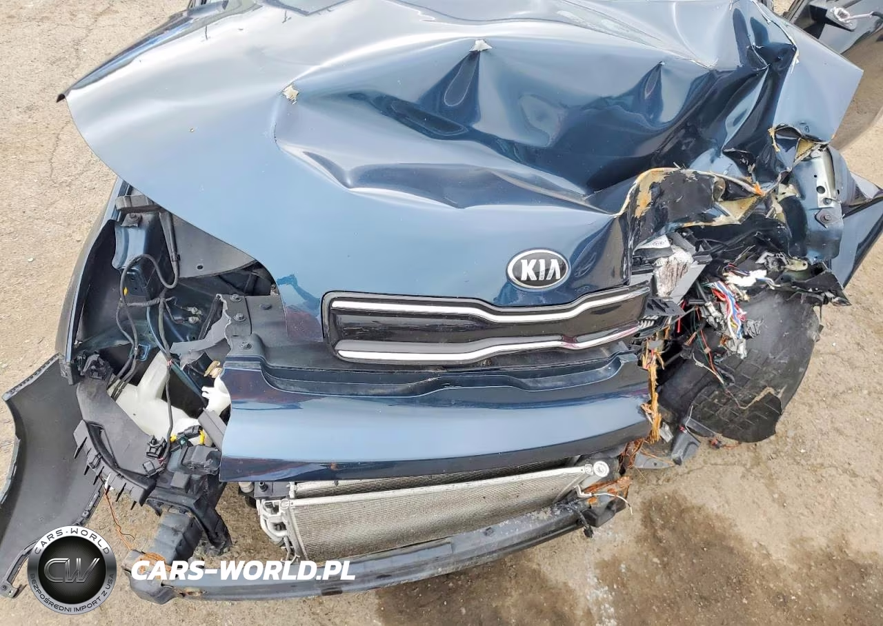 2018 Kia Soul + VIN:KNDJP3A50J7592598 - 11
