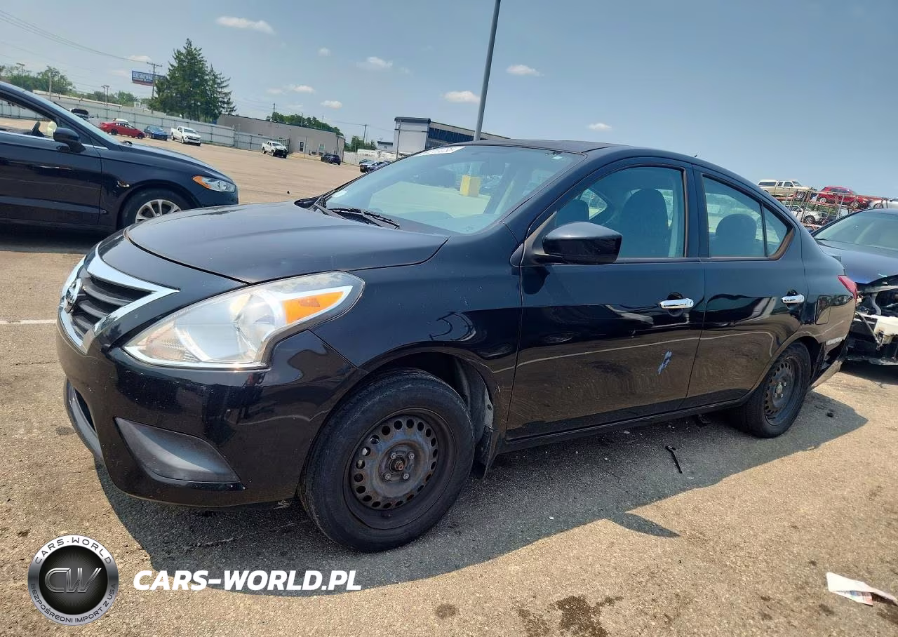 2018 Nissan Versa Sv