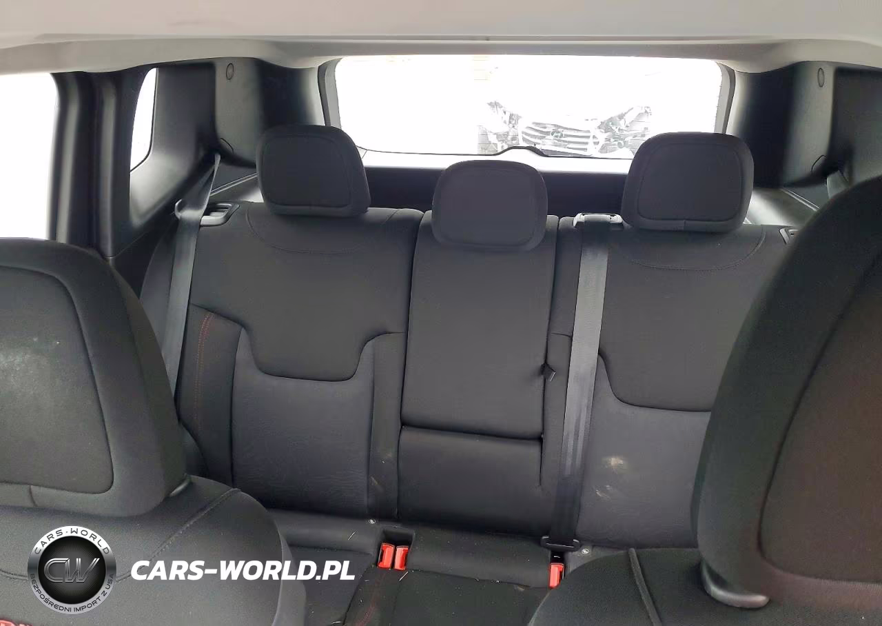2018 Jeep Renegade Trailhawk VIN:ZACCJBCB4JPH13739 - 10