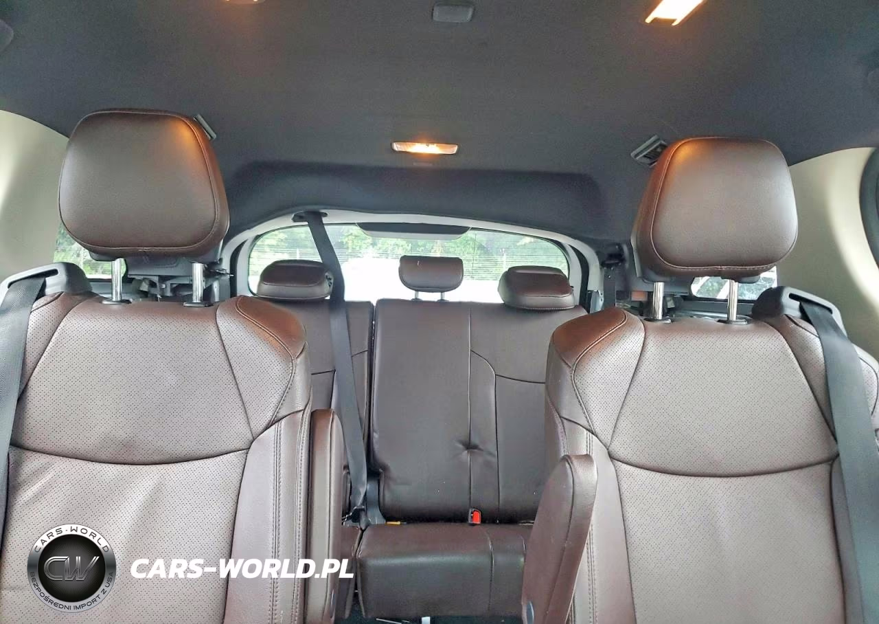 2023 Toyota Sienna Platinum 7-Passenger VIN:5TDESKFC2PS085380 - 10