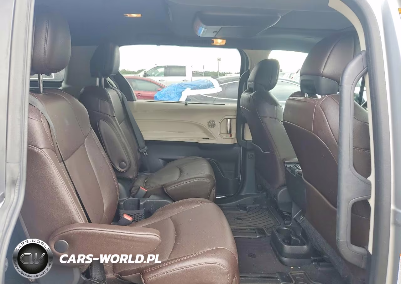 2023 Toyota Sienna Platinum 7-Passenger VIN:5TDESKFC2PS085380 - 11