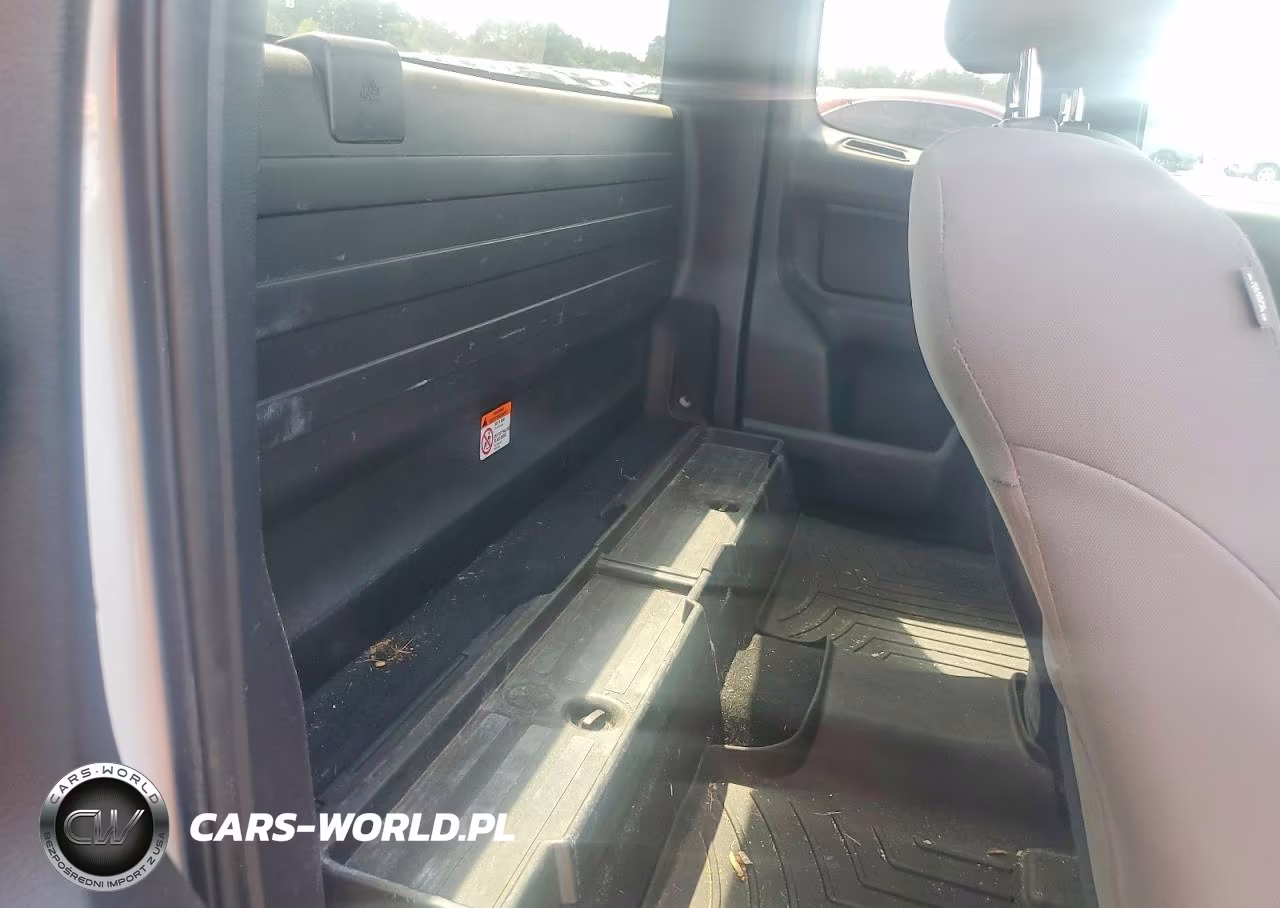 2019 Toyota Tacoma Sr VIN:5TFRX5GN3KX148476 - 10