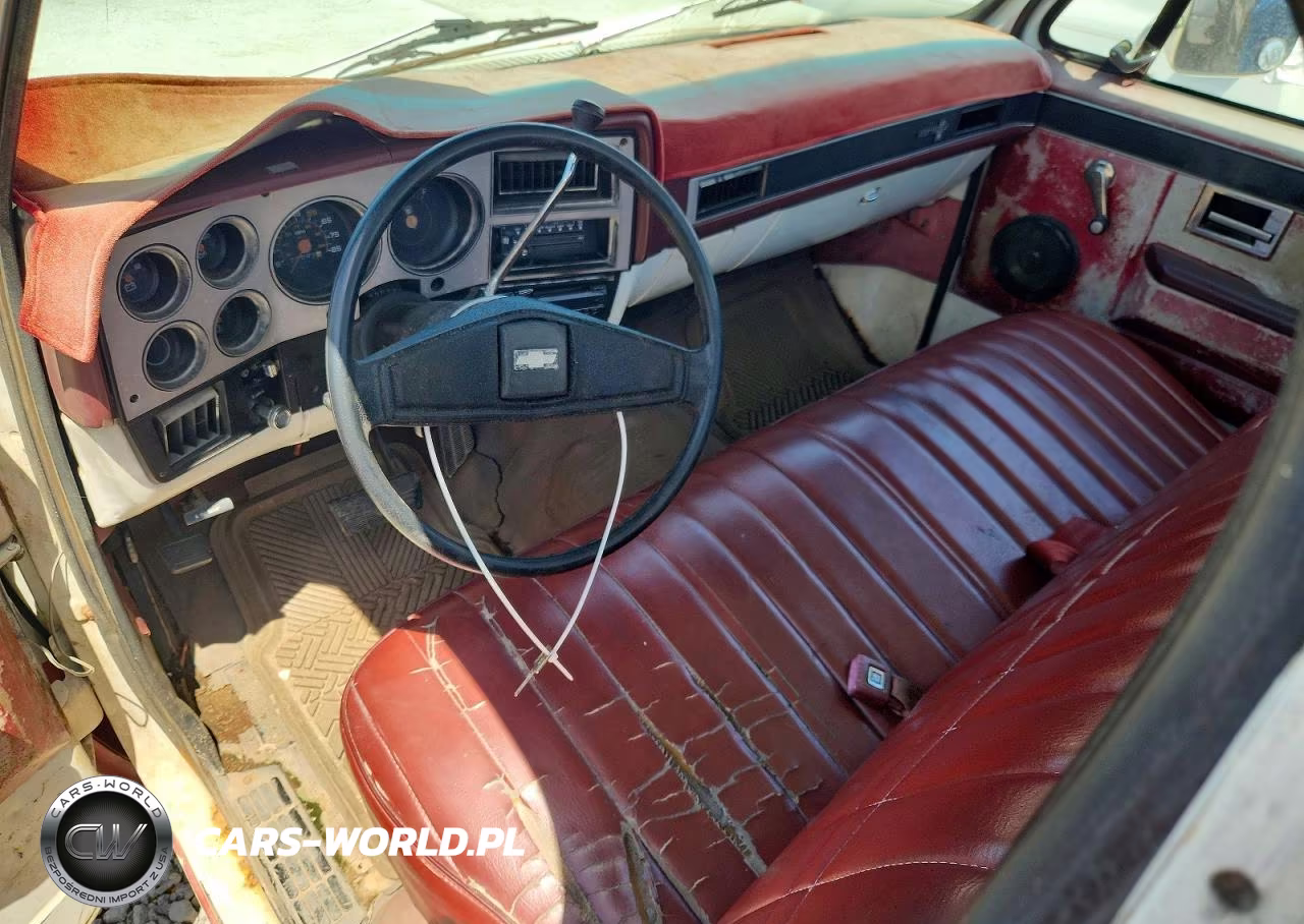 1983 Chevrolet C10 VIN:1GCCC14H5DF305331 - 8