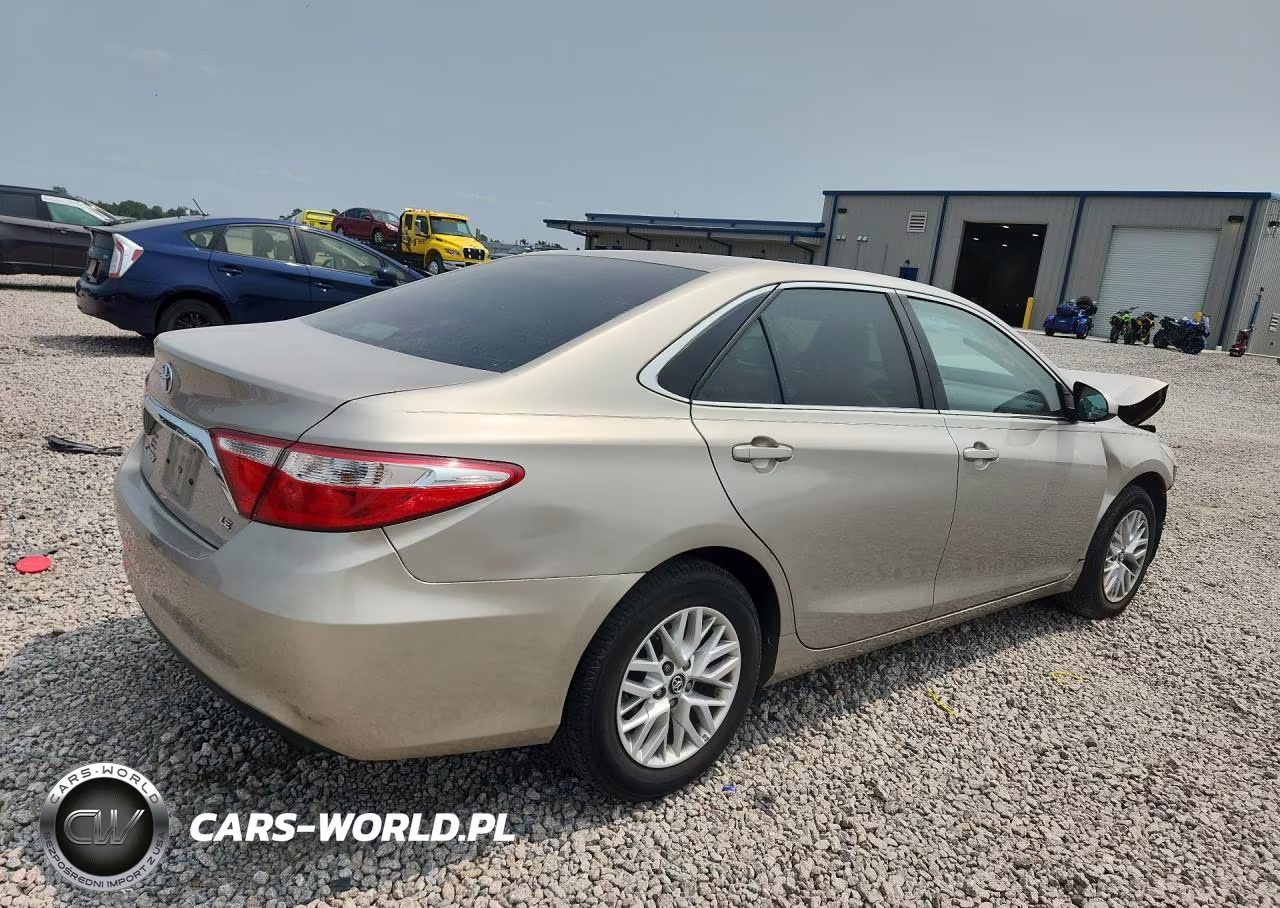 2016 Toyota Camry Le VIN:4T4BF1FKXGR553832 - 3
