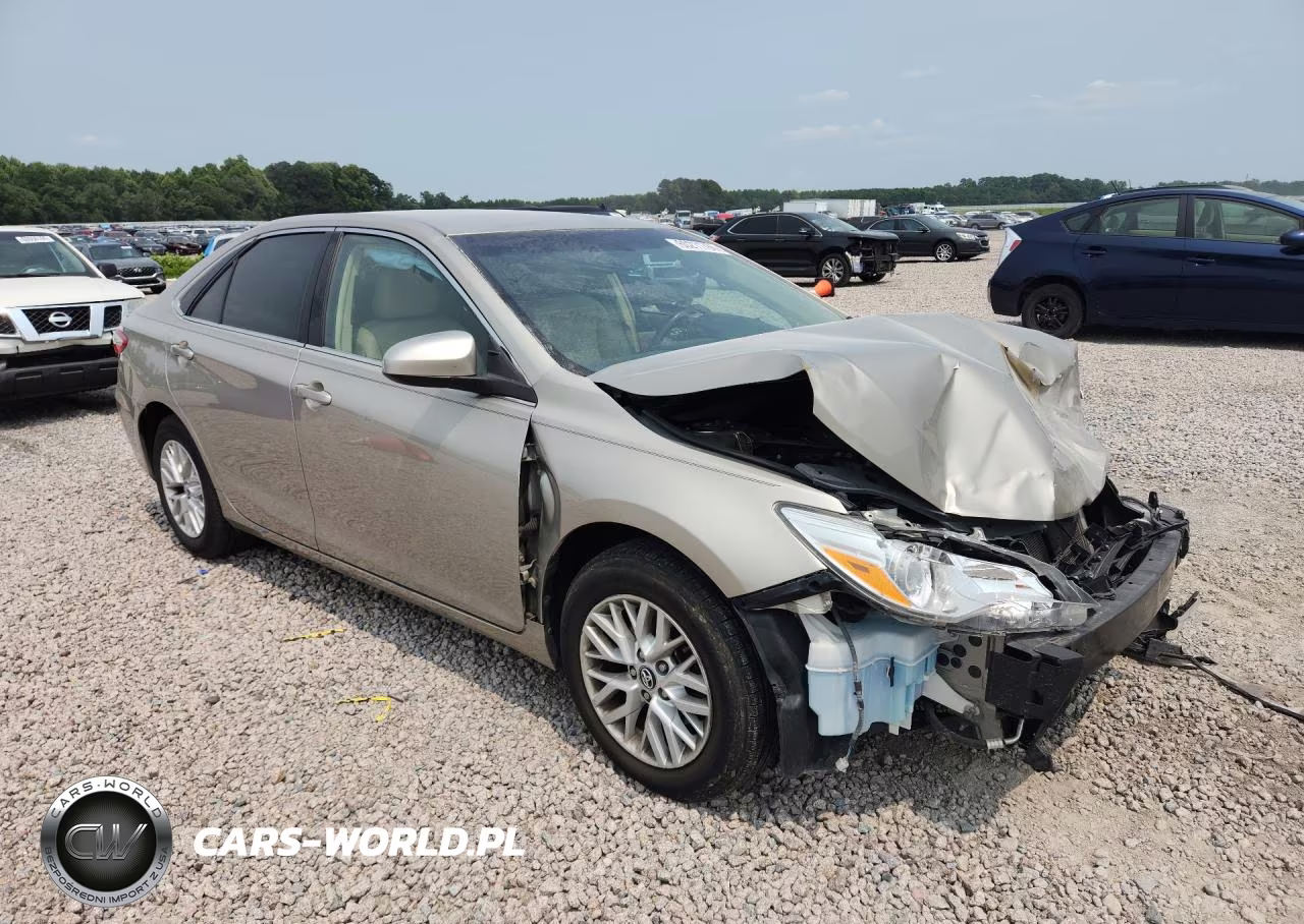 2016 Toyota Camry Le VIN:4T4BF1FKXGR553832 - 4