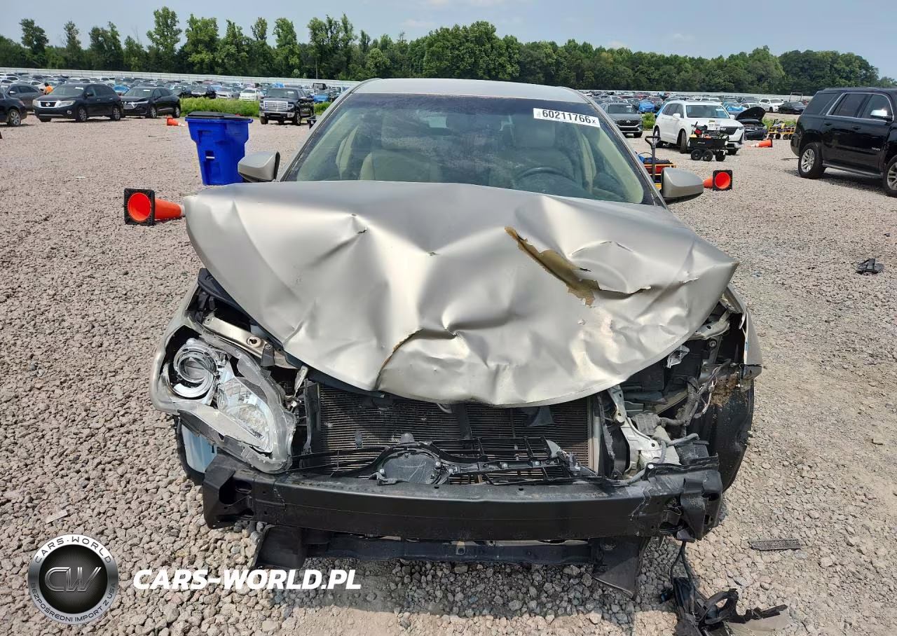 2016 Toyota Camry Le VIN:4T4BF1FKXGR553832 - 5