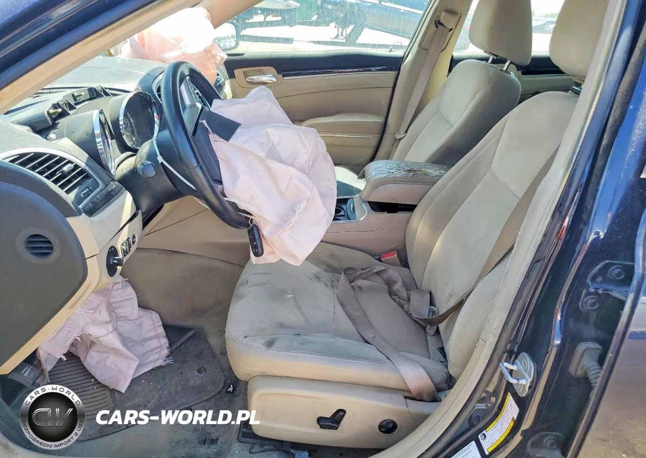 2012 Chrysler 300 VIN:2C3CCAAG7CH181642 - 7