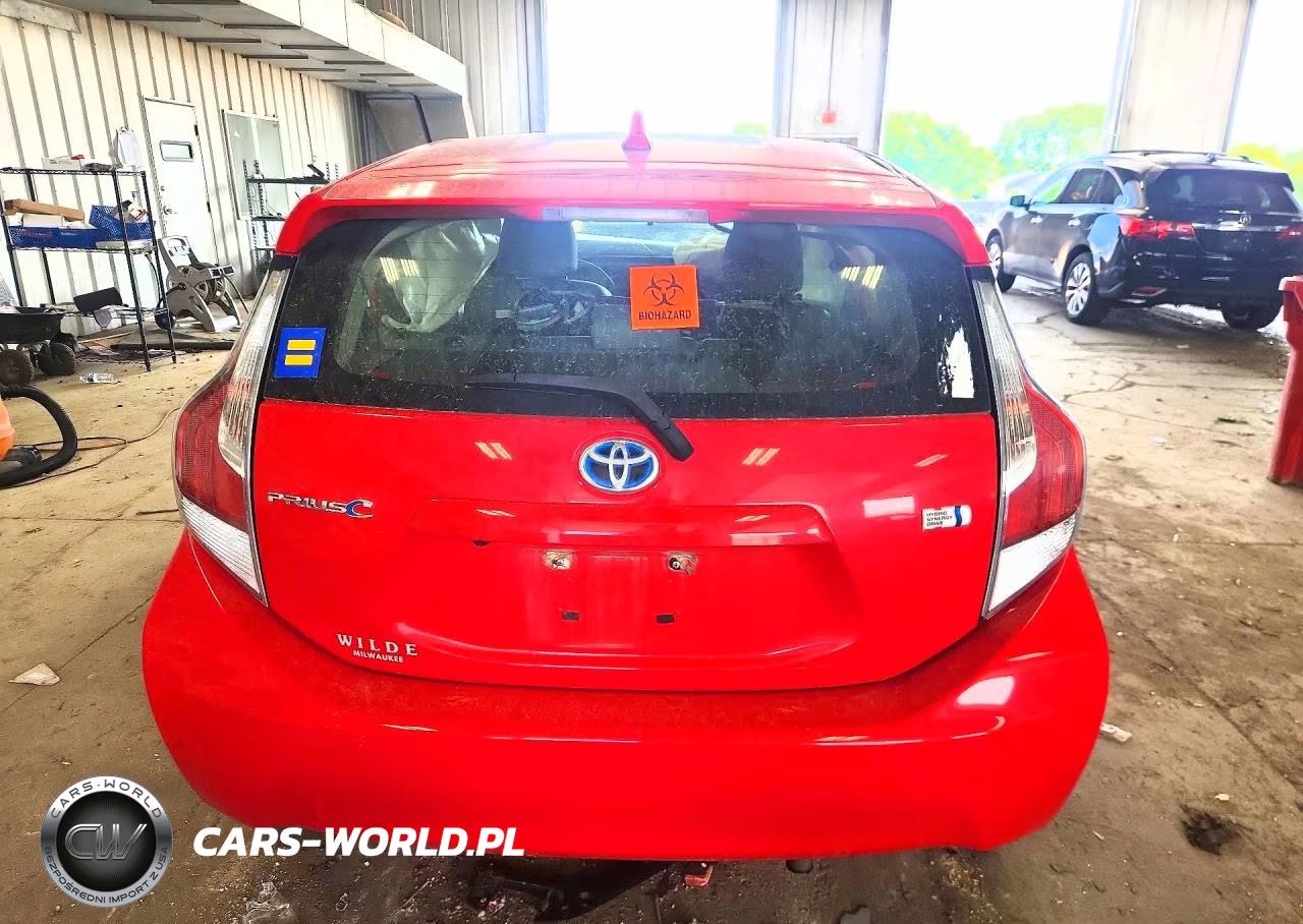 2016 Toyota Prius C Four VIN:JTDKDTB39G1131955 - 6