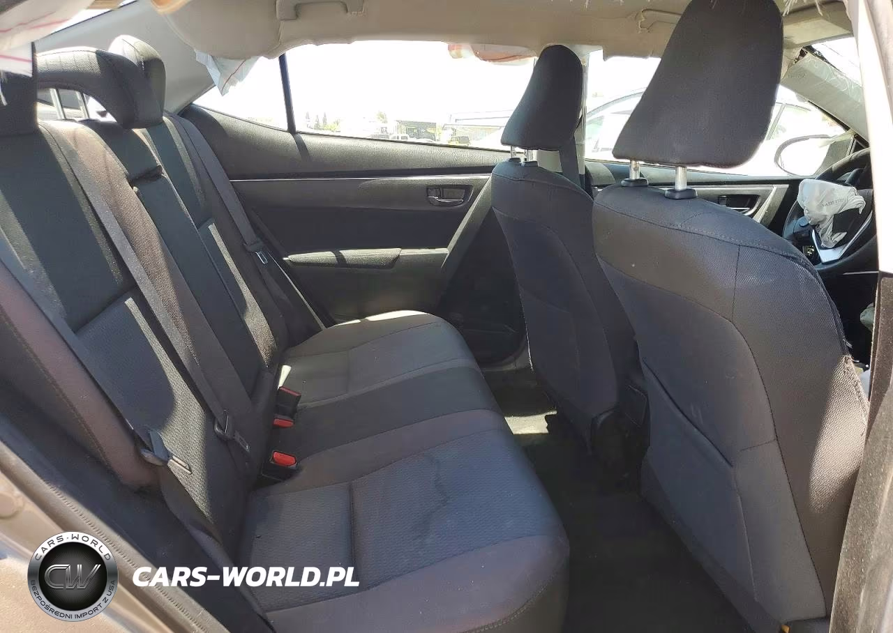 2017 Toyota Corolla Le VIN:5YFBURHE3HP700873 - 10