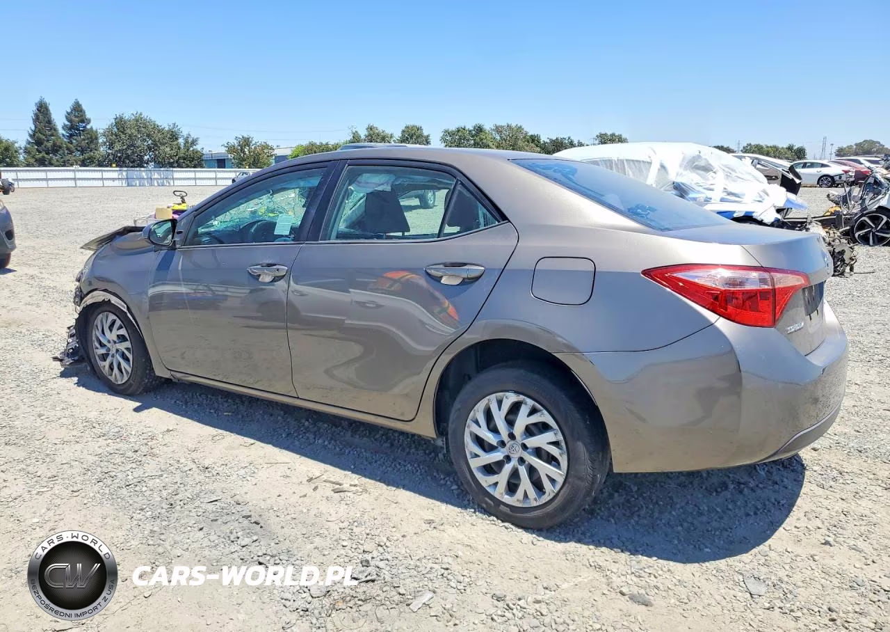 2017 Toyota Corolla Le VIN:5YFBURHE3HP700873 - 2
