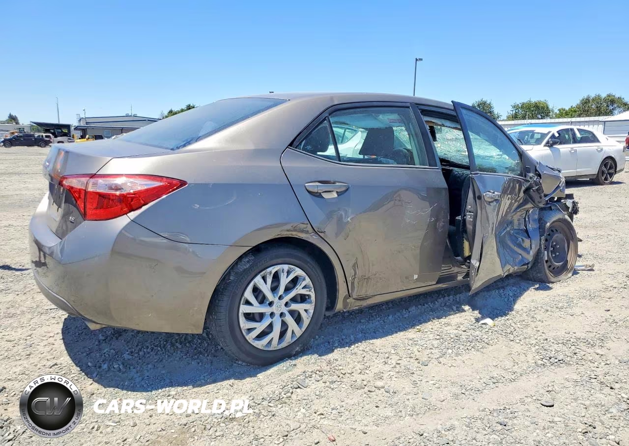 2017 Toyota Corolla Le VIN:5YFBURHE3HP700873 - 3