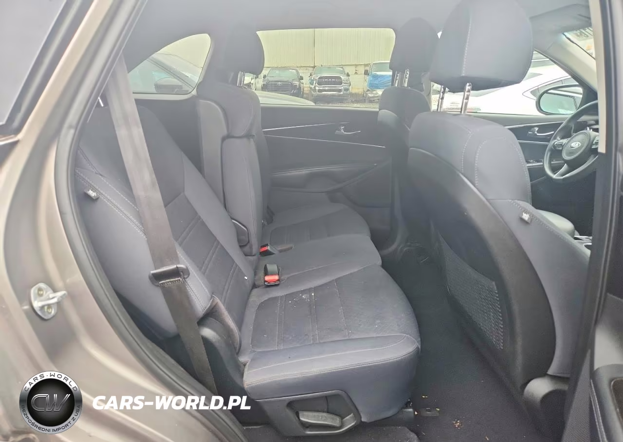 2018 Kia Sorento Lx V6 VIN:5XYPGDA54JG413286 - 11