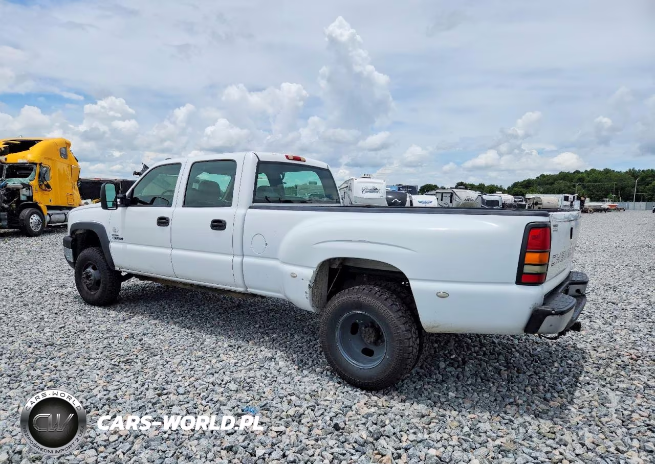 2007 Chevrolet Silverado C3500 VIN:1GCJC33D17F175103 - 3