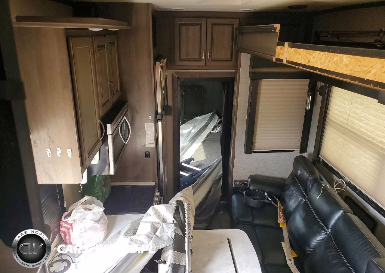 2018 Keystone Keystone VIN:4YDF38136JZ990901 - 6