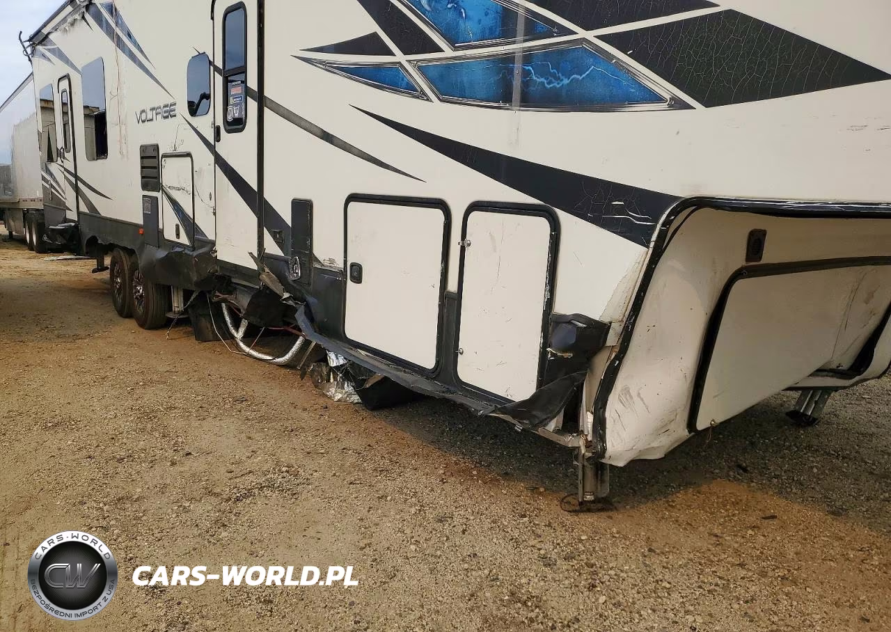 2018 Keystone Keystone VIN:4YDF38136JZ990901 - 9