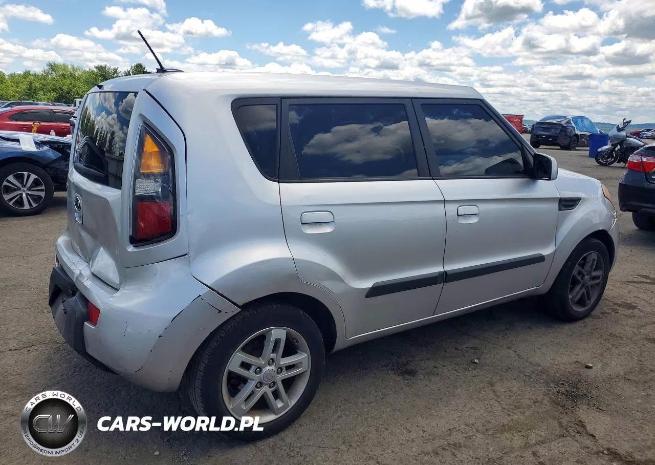 2010 Kia Soul VIN:KNDJT2A28A7155766 - 3