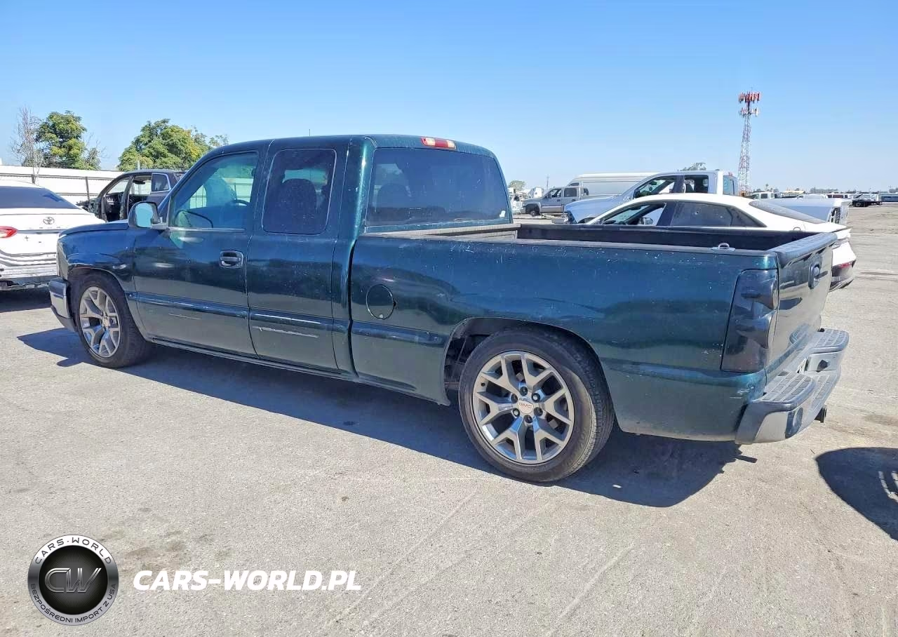 2004 Chevrolet Silverado C1500 VIN:2GCEC19V041233565 - 3