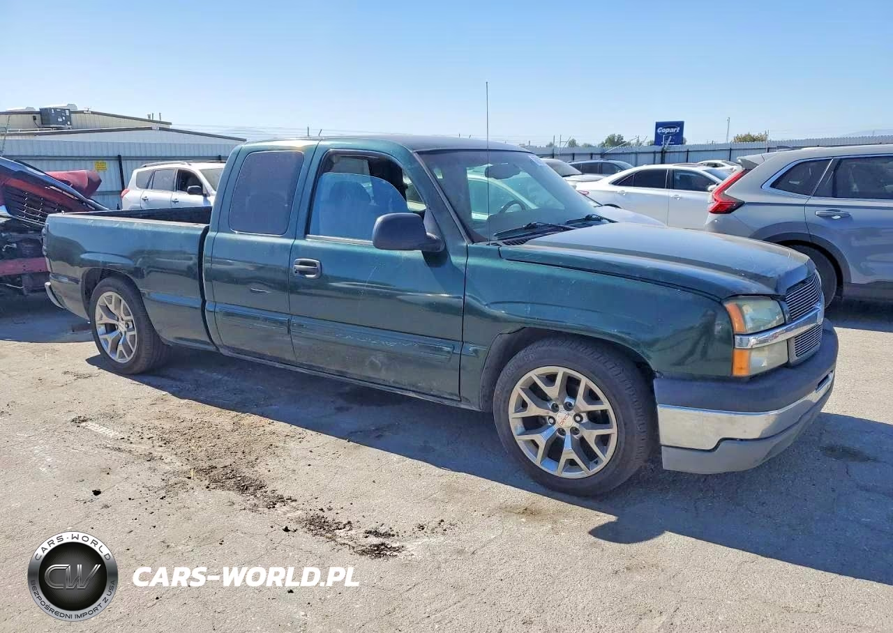 2004 Chevrolet Silverado C1500 VIN:2GCEC19V041233565 - 4