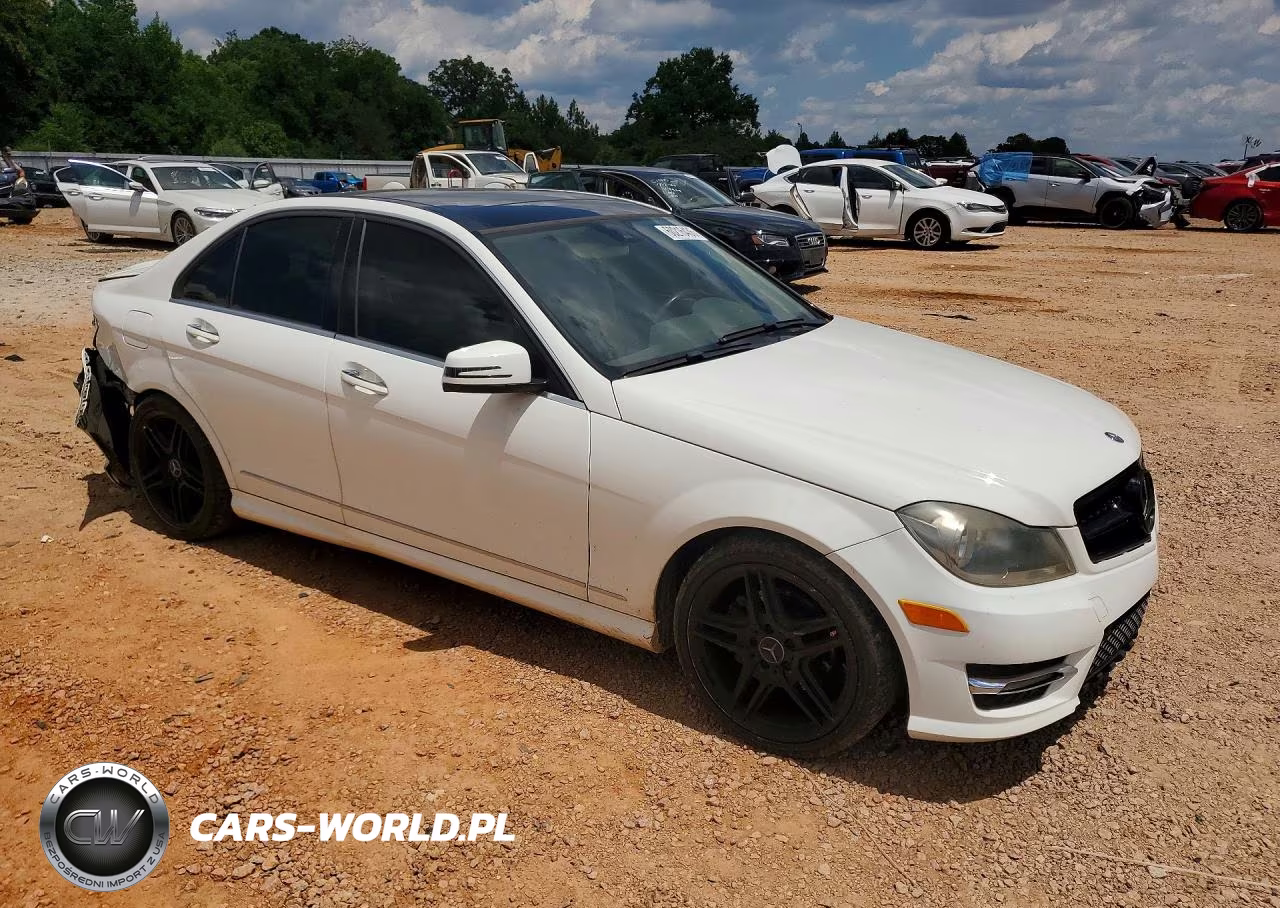 2013 Mercedes-Benz C 250 VIN:WDDGF4HB5DA835141 - 4