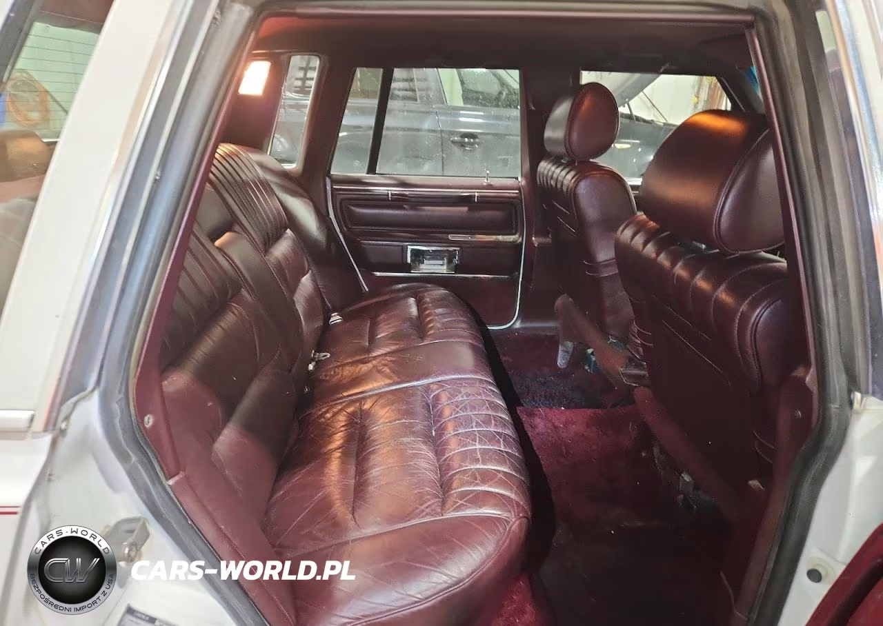 1998 Lincoln Town Car Executive VIN:1LNBM81F9JY634730 - 10