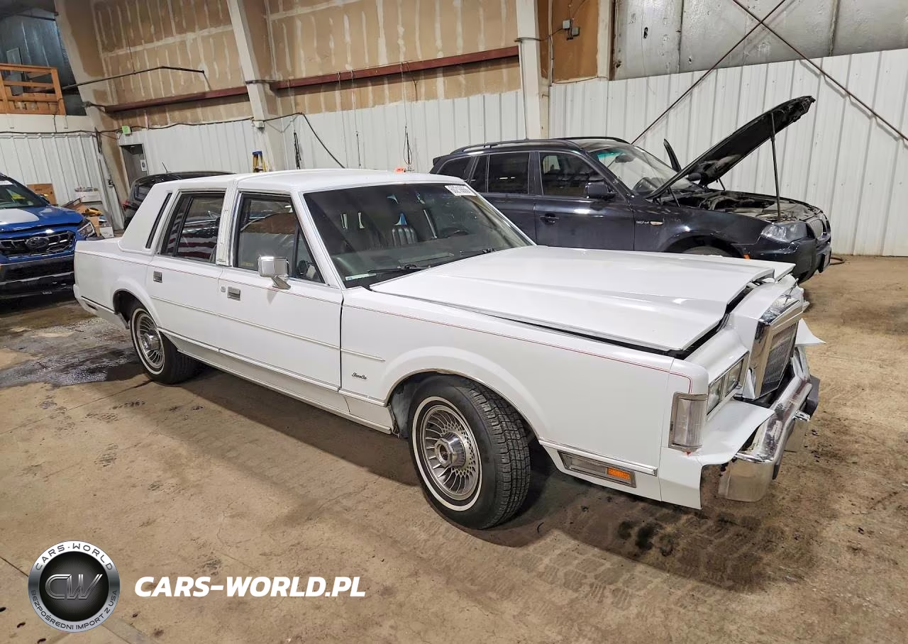 1998 Lincoln Town Car Executive VIN:1LNBM81F9JY634730 - 4