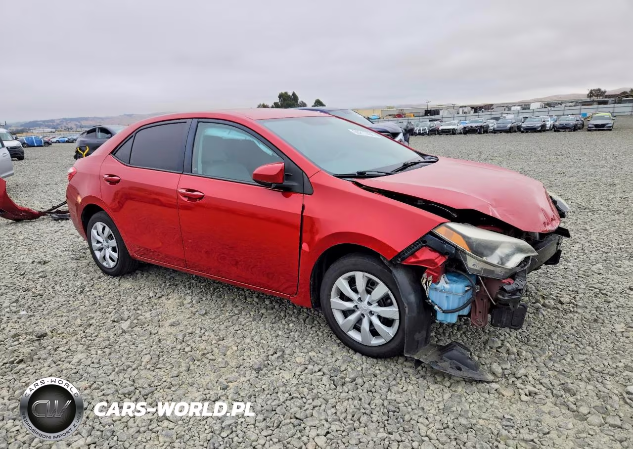2016 Toyota Corolla Le VIN:5YFBURHE6GP561885 - 4