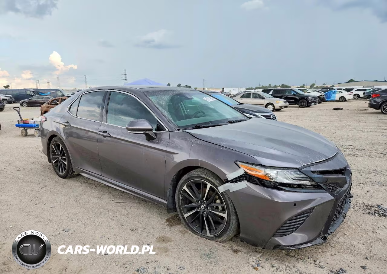 2018 Toyota Camry Xse VIN:4T1B61HK5JU095311 - 4