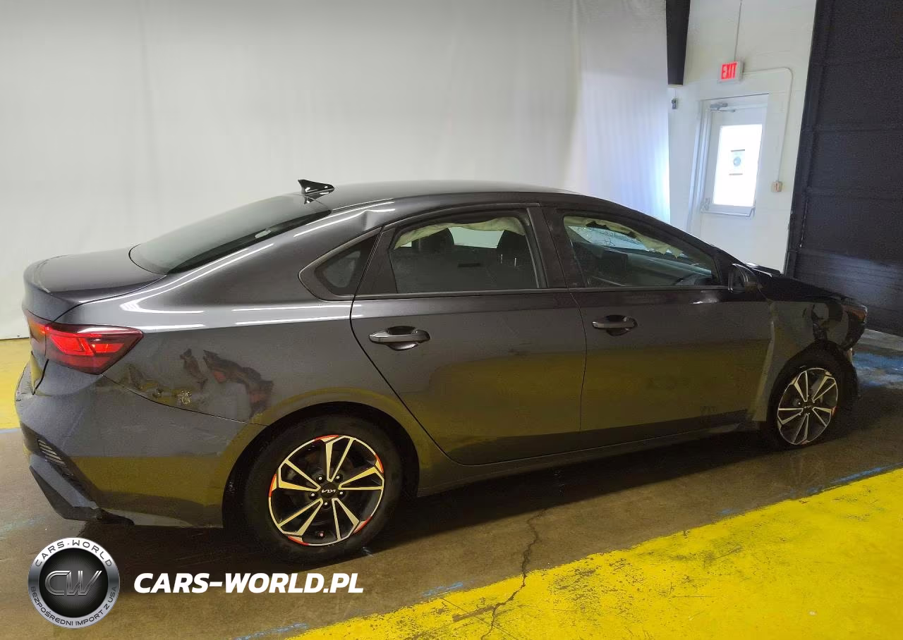 2023 Kia Forte Lxs VIN:3KPF24AD1PE504894 - 3