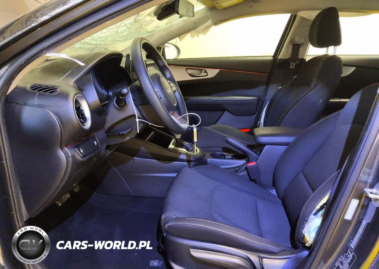 2023 Kia Forte Lxs VIN:3KPF24AD1PE504894 - 7