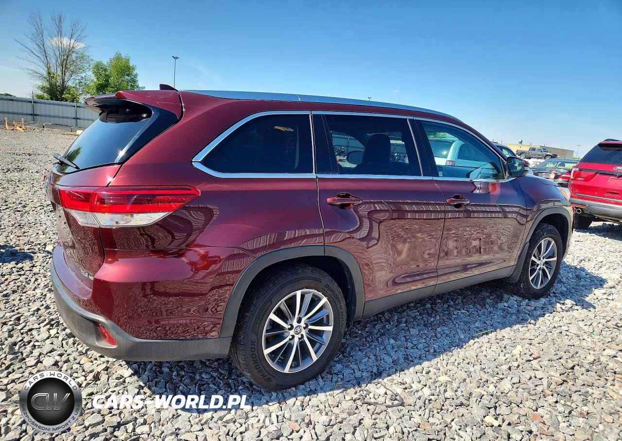 2019 Toyota Highlander Xle VIN:5TDJZRFH4KS970378 - 3