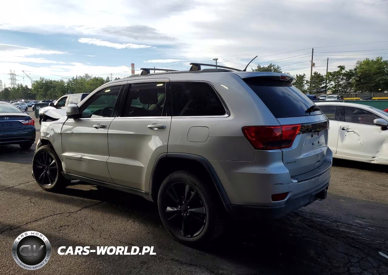 2012 Jeep Grand Cherokee Laredo VIN:1C4RJFAG6CC329405 - 2