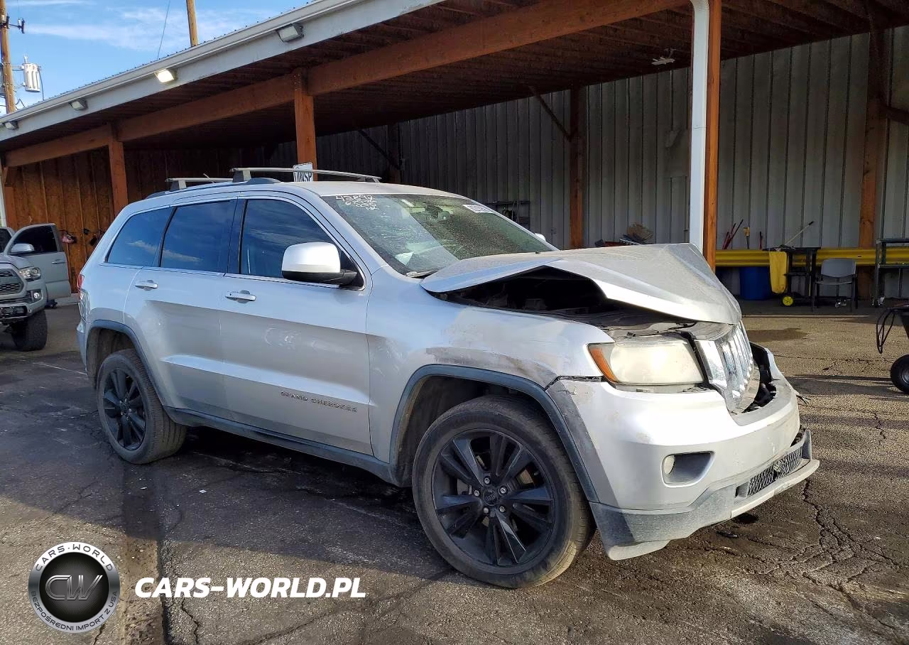 2012 Jeep Grand Cherokee Laredo VIN:1C4RJFAG6CC329405 - 4