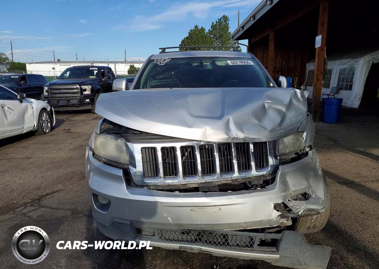 2012 Jeep Grand Cherokee Laredo VIN:1C4RJFAG6CC329405 - 5