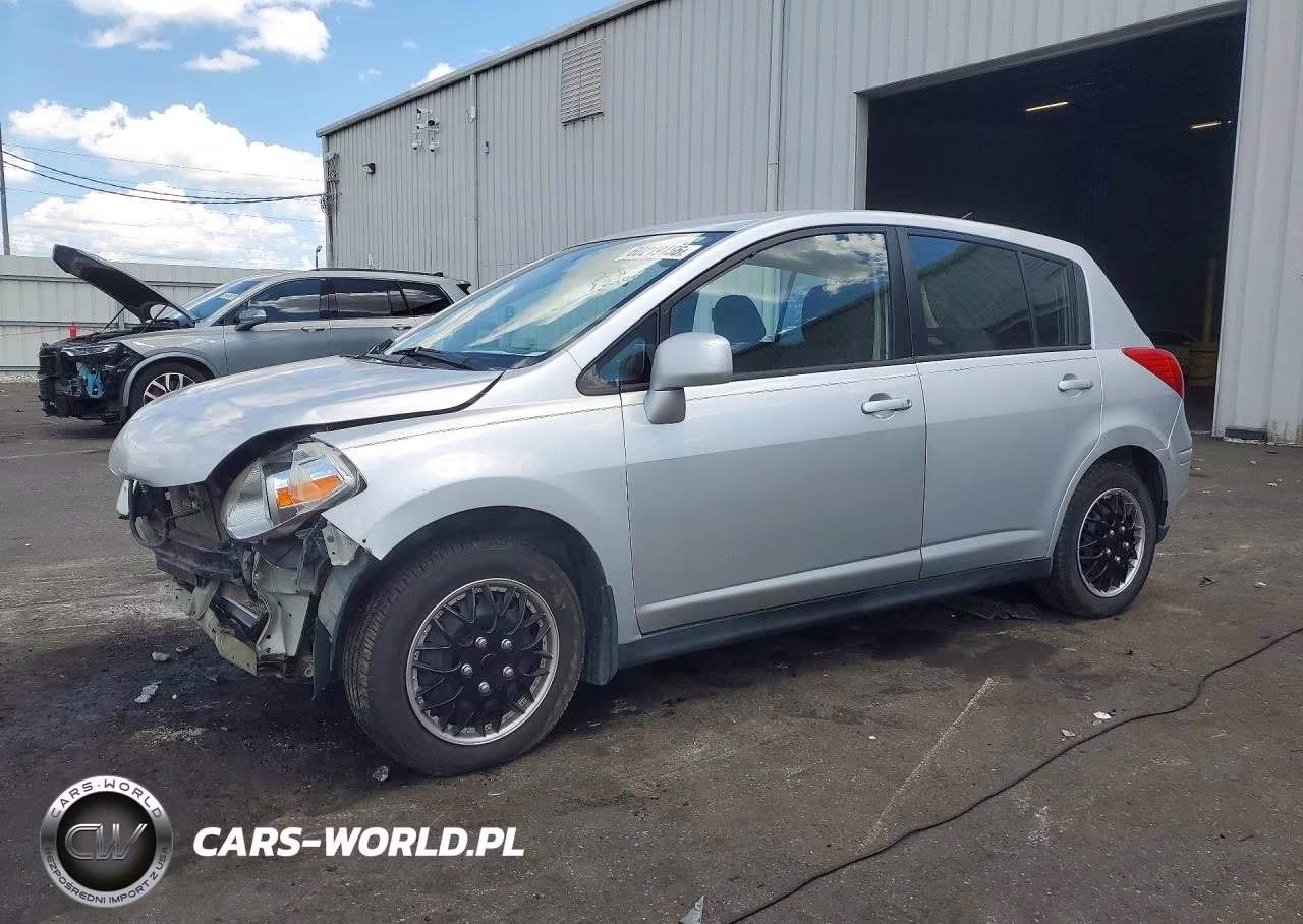 2011 Nissan Versa 1.8 S