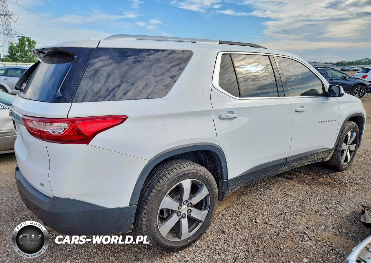 2018 Chevrolet Traverse Lt VIN:1GNERHKW1JJ239765 - 3