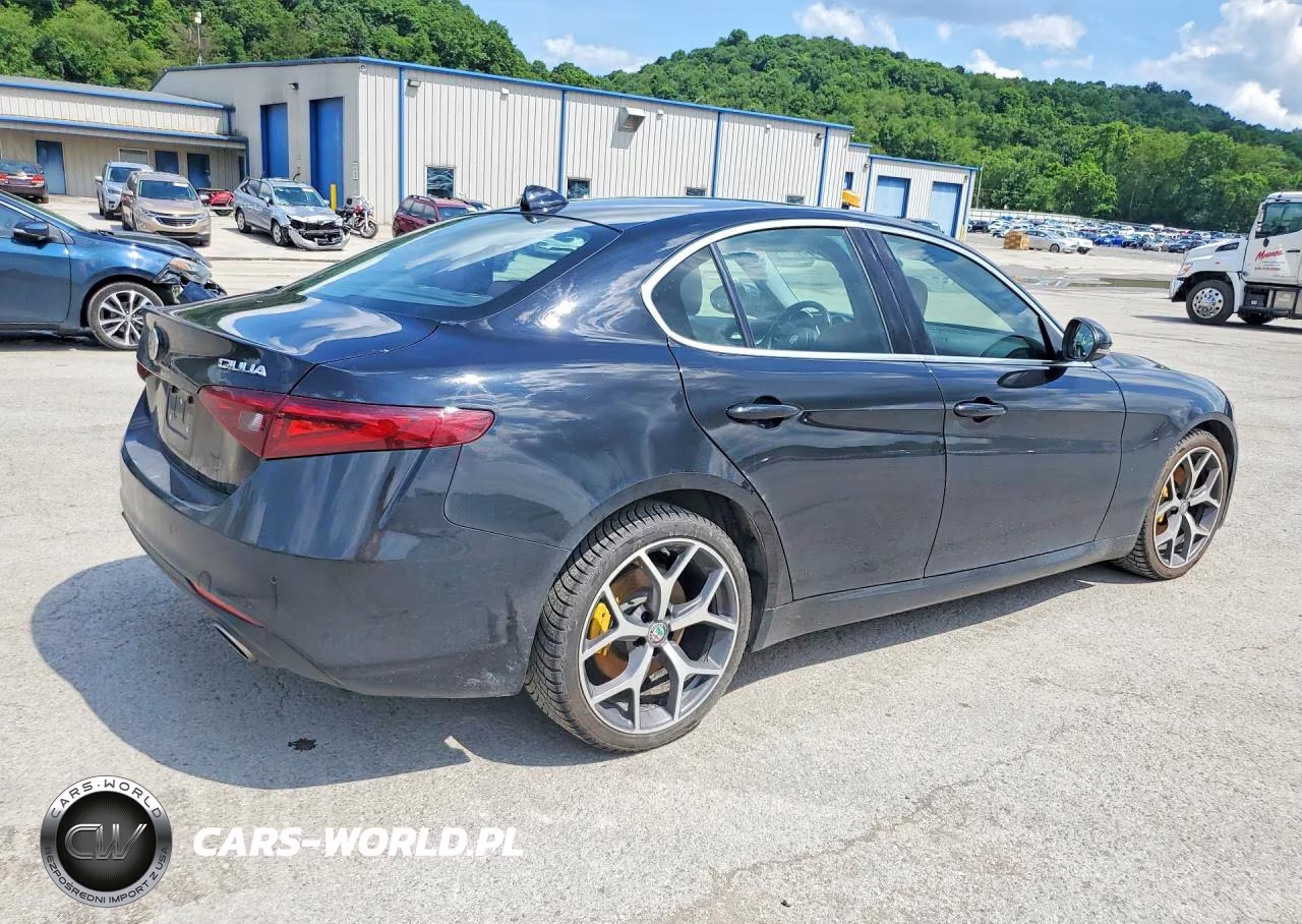 2021 Alfa Romeo Giulia Ti VIN:ZARFANBN7M7640352 - 3
