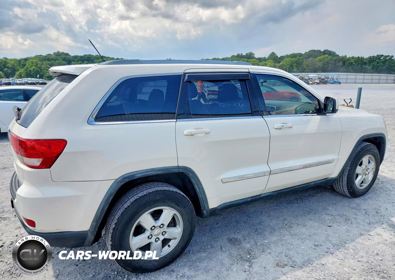 2011 Jeep Grand Cherokee Laredo VIN:1J4RR4GG2BC567538 - 3