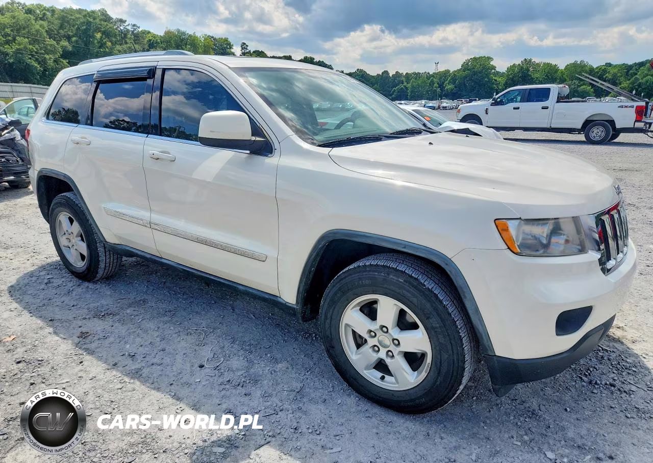 2011 Jeep Grand Cherokee Laredo VIN:1J4RR4GG2BC567538 - 4