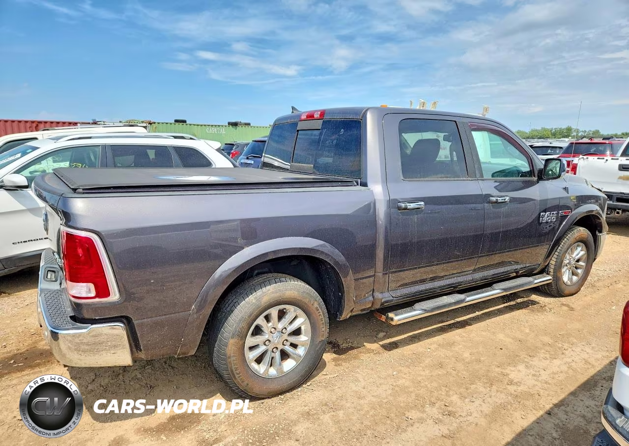 2018 Ram 1500 Laramie VIN:1C6RR7NM5JS293473 - 3