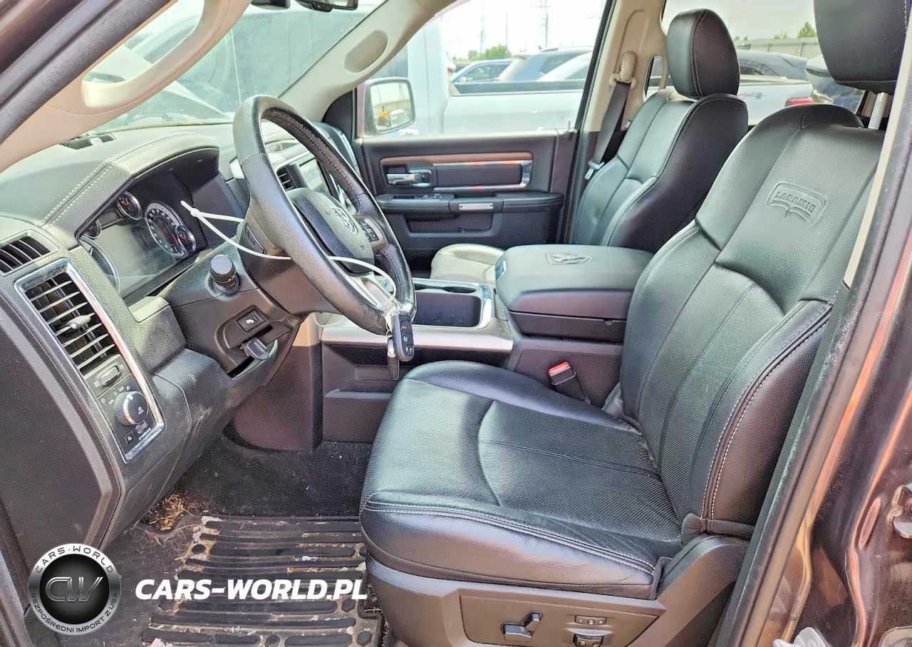 2018 Ram 1500 Laramie VIN:1C6RR7NM5JS293473 - 7