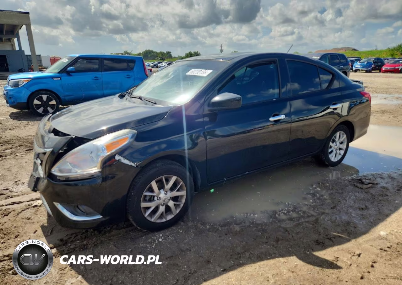 2018 Nissan Versa Sv