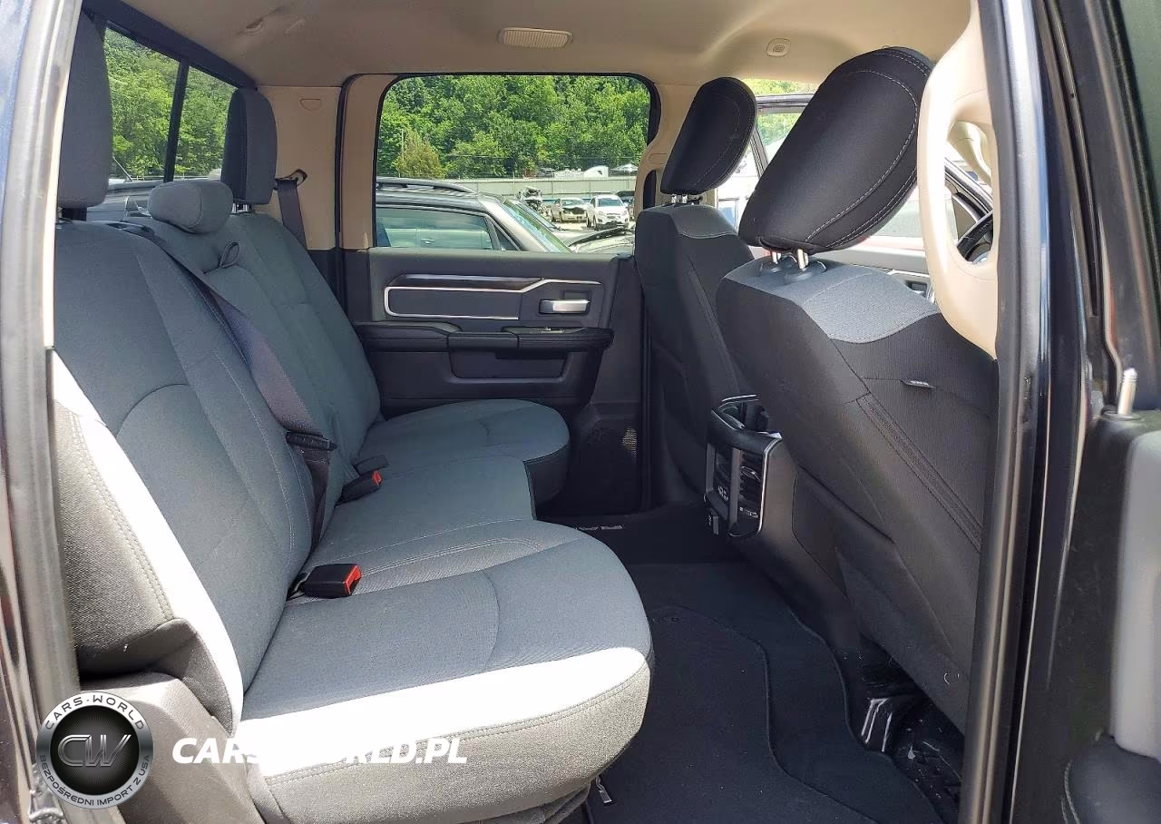2019 Ram 2500 Big Horn VIN:3C6UR5DJ3KG549981 - 10