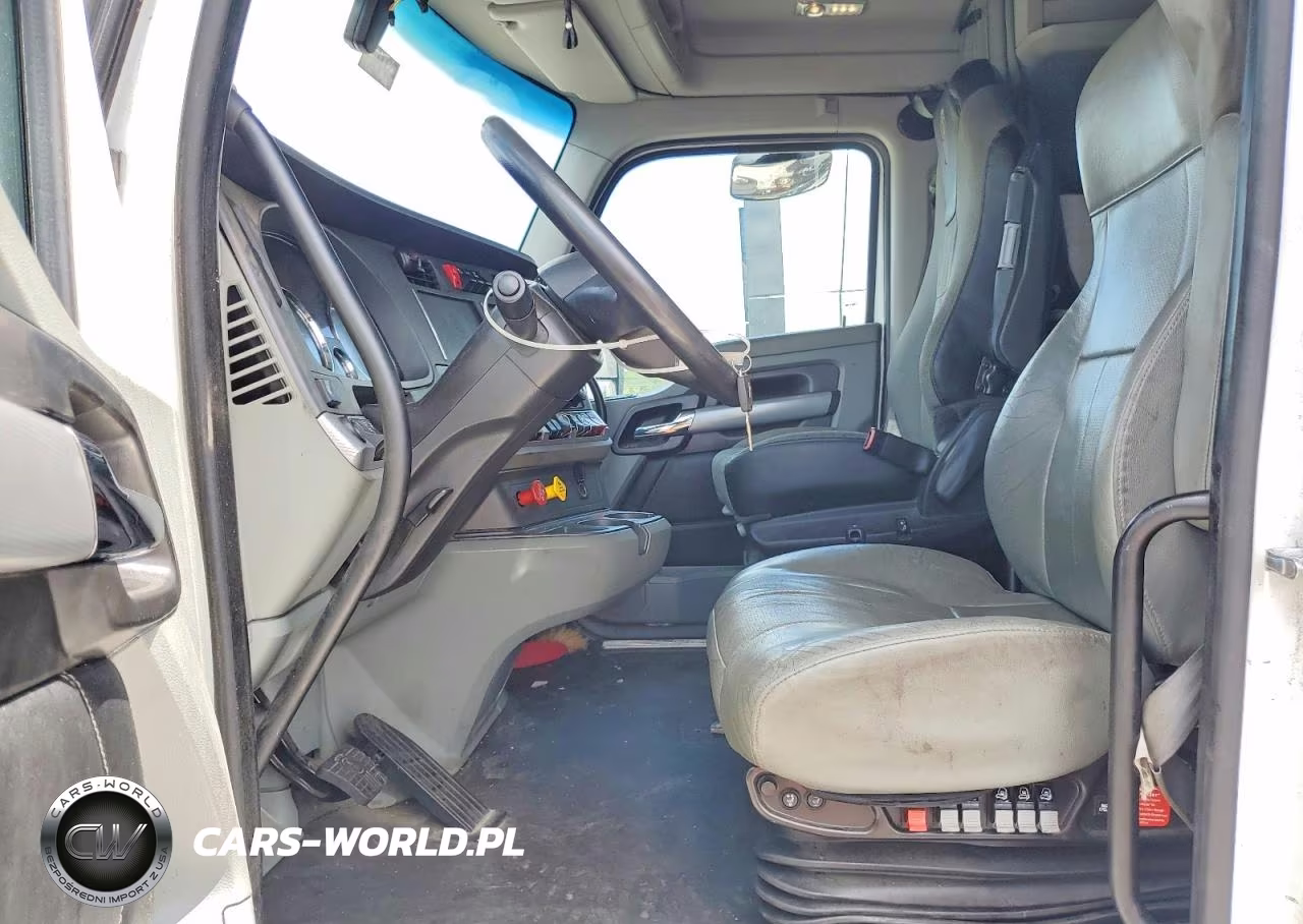 2021 Kenworth T680 Semi Truck VIN:1XKYDP9X6MJ439384 - 7