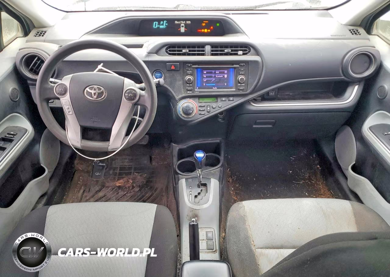 2014 Toyota Prius C Three VIN:JTDKDTB35E1061366 - 8