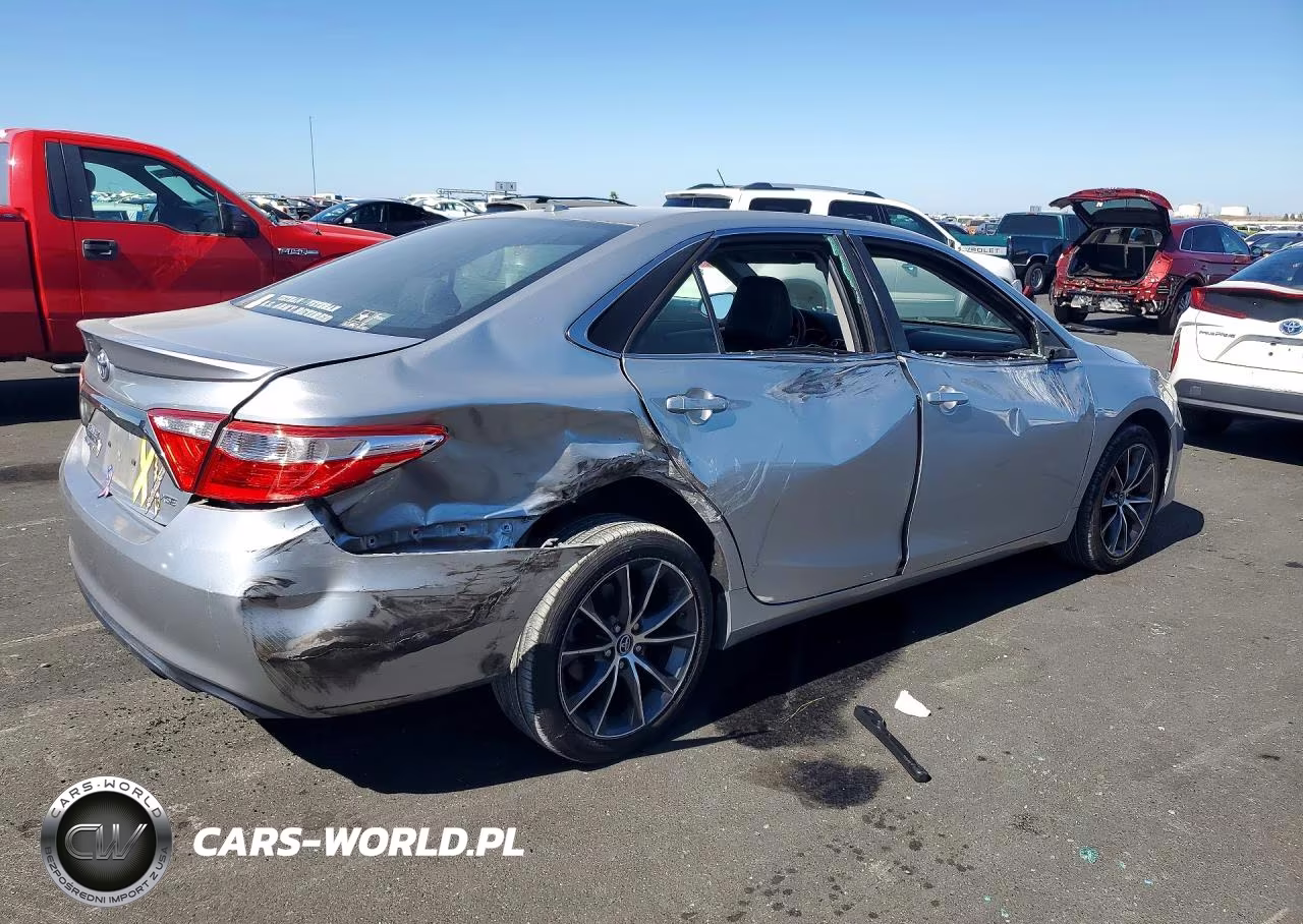 2016 Toyota Camry Xse VIN:4T1BF1FK2GU121908 - 3