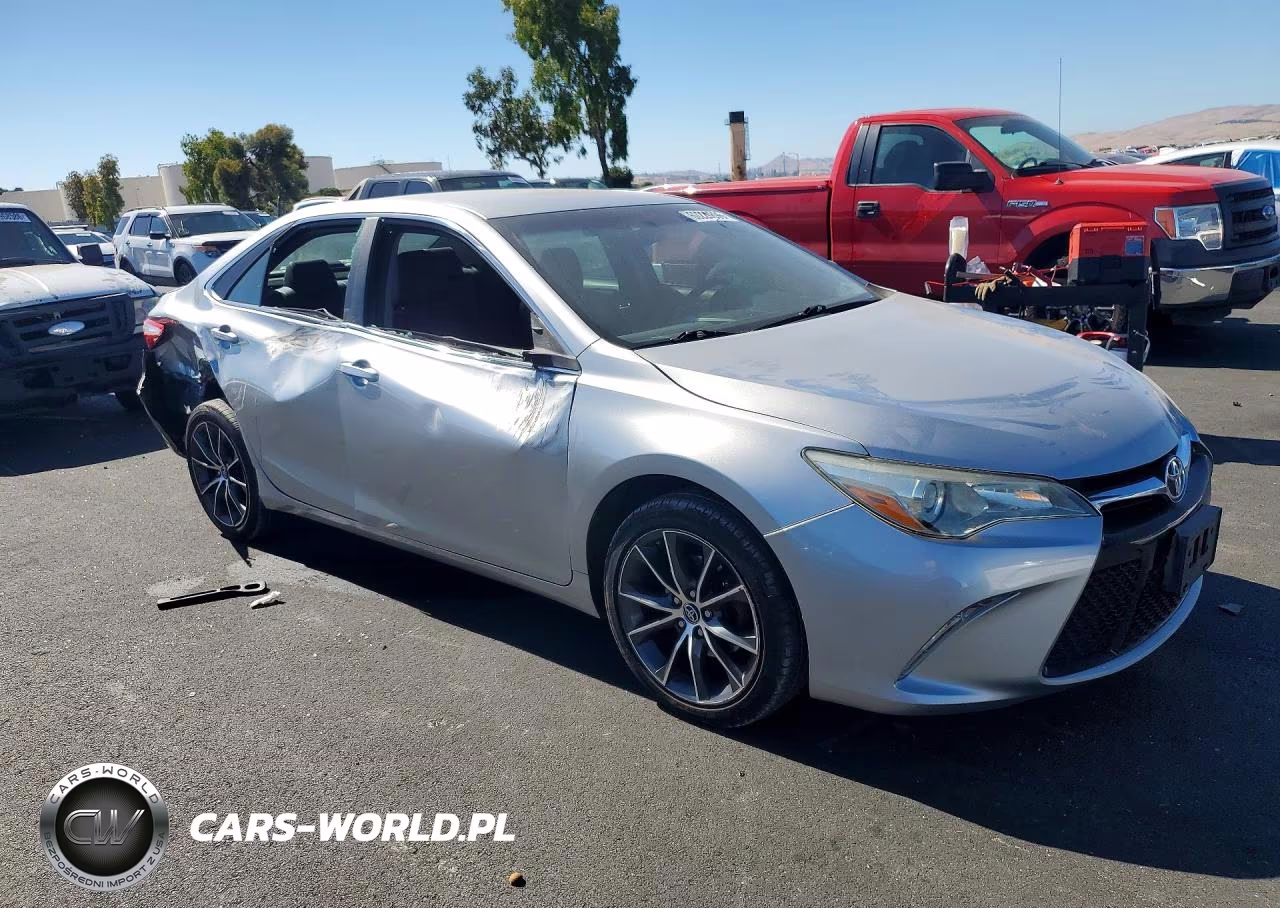 2016 Toyota Camry Xse VIN:4T1BF1FK2GU121908 - 4
