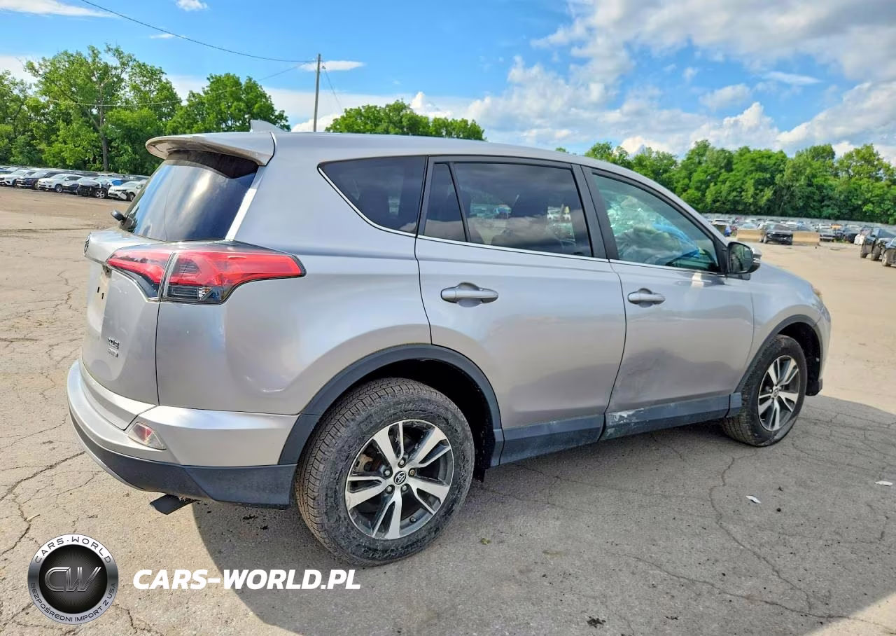 2017 Toyota Rav4 Xle VIN:2T3RFREV7HW684633 - 3